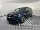 New 2025 Chrysler Pacifica Select image 3