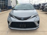 Used 2024 Toyota Sienna XSE image 3