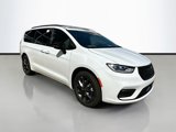 New 2026 Chrysler Pacifica Limited image 3