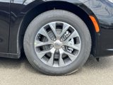 New 2025 Chrysler Pacifica Pinnacle image 5