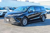 Used 2025 Toyota Sienna LE image 3