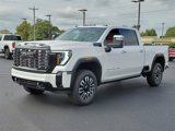 New 2025 GMC Sierra 2500 Denali Ultimate image 3