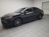 Used 2022 Toyota Camry SE image 2
