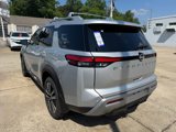 New 2025 Nissan Pathfinder Platinum image 3