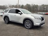 New 2025 Nissan Pathfinder SL w/ SL Premium Package image 2