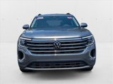 Used 2024 Volkswagen Atlas SE image 2