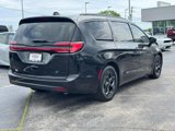 Used 2021 Chrysler Pacifica Limited w/ Premium & Safety Sphere Group image 3