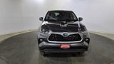 Used 2023 Toyota Highlander LE image 2