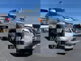 Used 2023 Nissan Rogue SV image 2