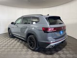New 2025 Volkswagen Atlas Peak Edition SE image 4