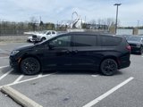 New 2025 Chrysler Pacifica Select image 4