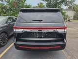 Used 2022 Lincoln Navigator Reserve image 4