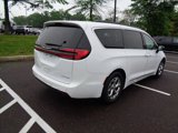 Certified 2023 Chrysler Pacifica Limited image 2
