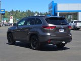 Certified 2019 Toyota Highlander SE image 5