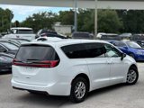 Used 2024 Chrysler Pacifica Touring-L image 5