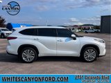 Used 2023 Toyota Highlander Limited image 2