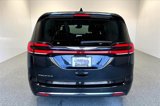 Used 2023 Chrysler Pacifica Touring-L image 6