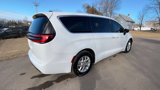 Used 2024 Chrysler Pacifica Touring-L image 5
