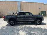 Used 2017 Toyota Tacoma TRD Off-Road image 4