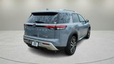 New 2025 Nissan Pathfinder Platinum image 3