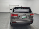 Used 2017 Kia Sorento L image 6