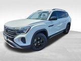New 2025 Volkswagen Atlas Peak Edition SE image 2