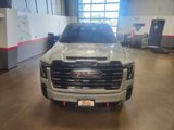 Used 2025 GMC Sierra 2500 AT4 w/ AT4 Premium Plus Package image 5