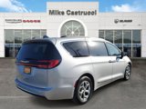Certified 2023 Chrysler Pacifica Limited image 4
