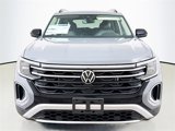 New 2025 Volkswagen Atlas Peak Edition SE image 2