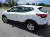 Used 2017 Nissan Rogue Sport S image 2