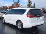 New 2025 Chrysler Pacifica Select image 3