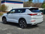 Used 2023 Mitsubishi Outlander SE image 3