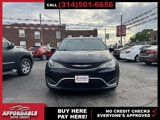 Used 2017 Chrysler Pacifica Touring-L Plus image 2