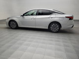 Used 2023 Nissan Altima 2.5 SV image 3
