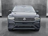 Used 2024 Volkswagen Tiguan SE image 2