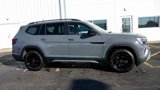 New 2025 Volkswagen Atlas Peak Edition SE image 5