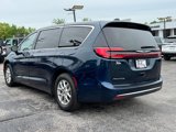Used 2023 Chrysler Pacifica Touring-L image 5