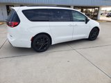 New 2025 Chrysler Pacifica Limited image 4