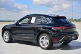 Used 2025 Porsche Macan image 3