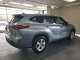 Certified 2023 Toyota Highlander LE image 4