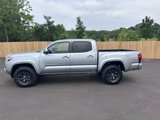Used 2022 Toyota Tacoma SR5 w/ Technology Package image 2