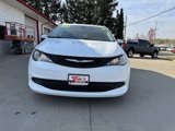 Used 2022 Chrysler Voyager LX image 2