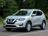 Used 2017 Nissan Rogue SV w/ SV Premium Package image 4