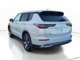 New 2025 Mitsubishi Outlander SE image 5