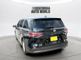 Used 2021 Toyota Sienna LE image 3