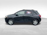 Used 2021 Chevrolet Trax LT w/ LT Convenience Package image 2