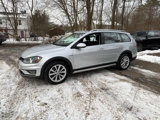 Used 2017 Volkswagen Golf Alltrack SE image 2