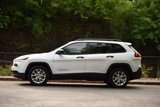 Used 2016 Jeep Cherokee Sport image 2