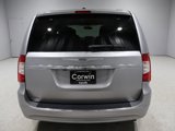 Used 2014 Chrysler Town & Country Touring image 3