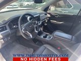 Used 2023 GMC Acadia SLT image 2